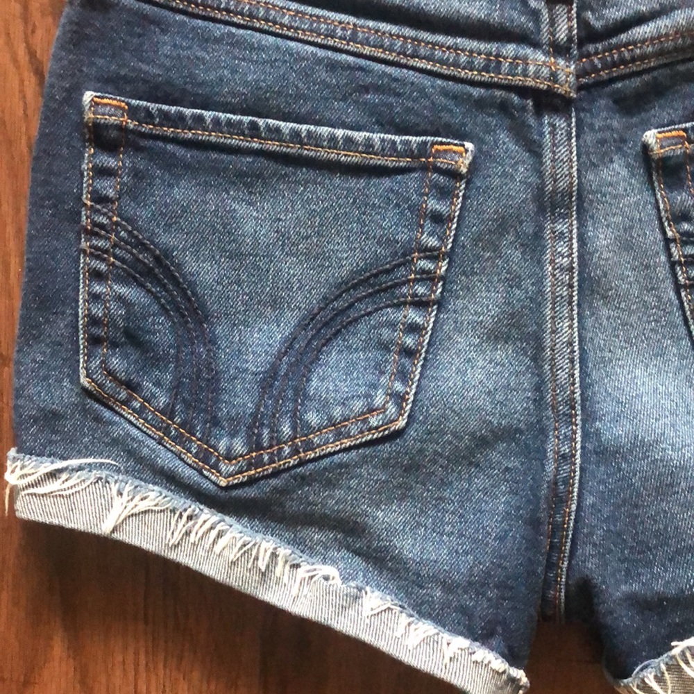 Hollister High-Rise Short-Short Vintage Stretch Cuffed Medium Blue Jean Size 26 - Picture 7 of 12